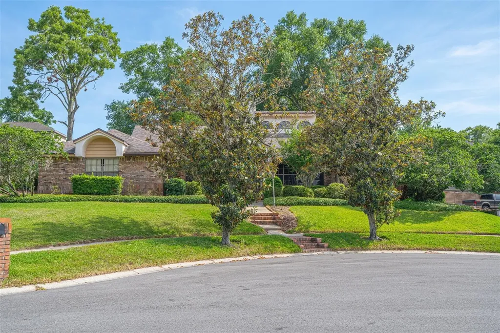 215 Sovereign Court Altamonte Springs FL 32701
