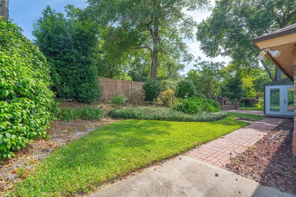 215 Sovereign Court Altamonte Springs FL 32701