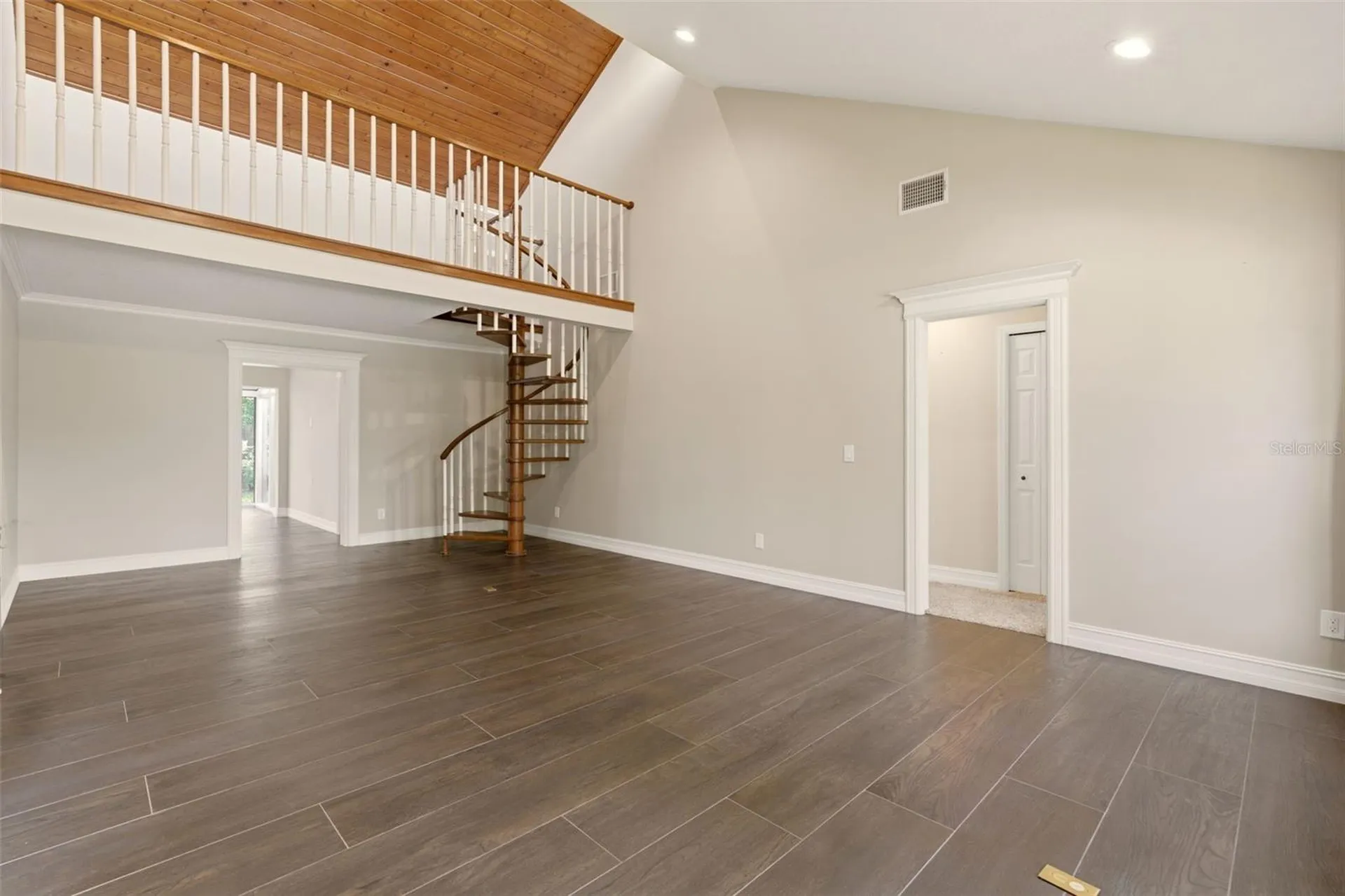 215 Sovereign Court Altamonte Springs FL 32701