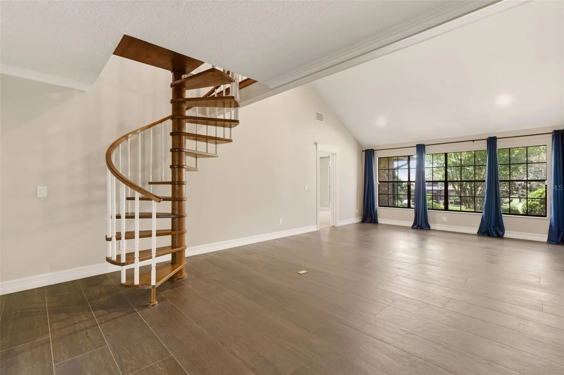 215 Sovereign Court Altamonte Springs FL 32701