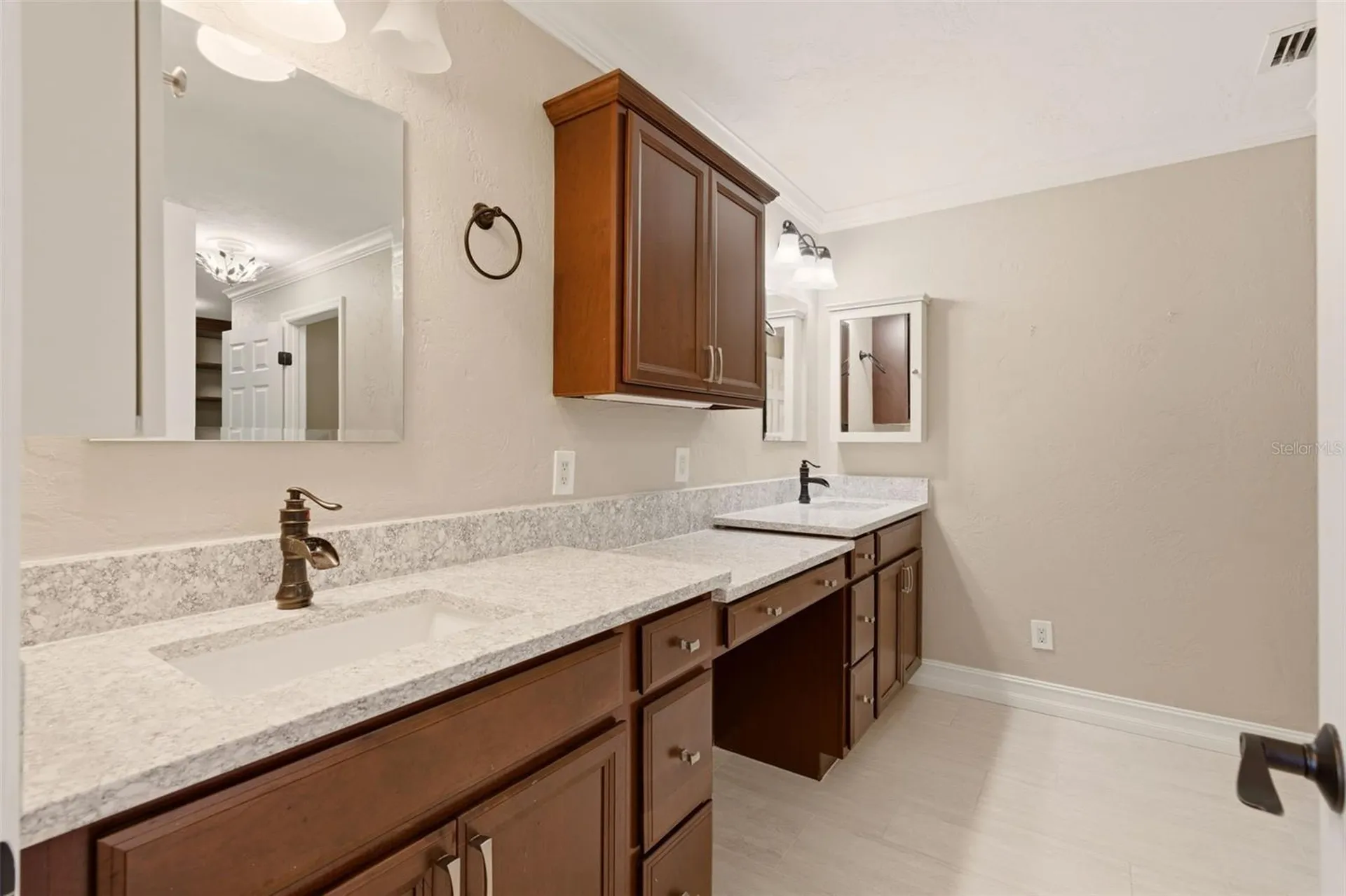 215 Sovereign Court Altamonte Springs FL 32701