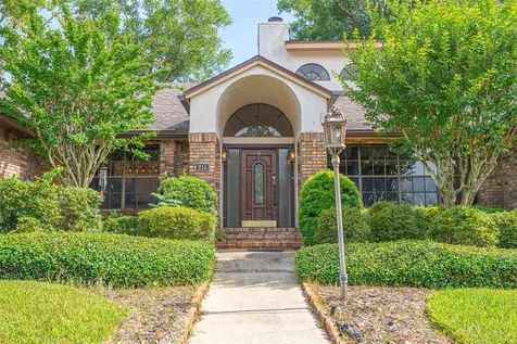 215 Sovereign Court Altamonte Springs FL 32701