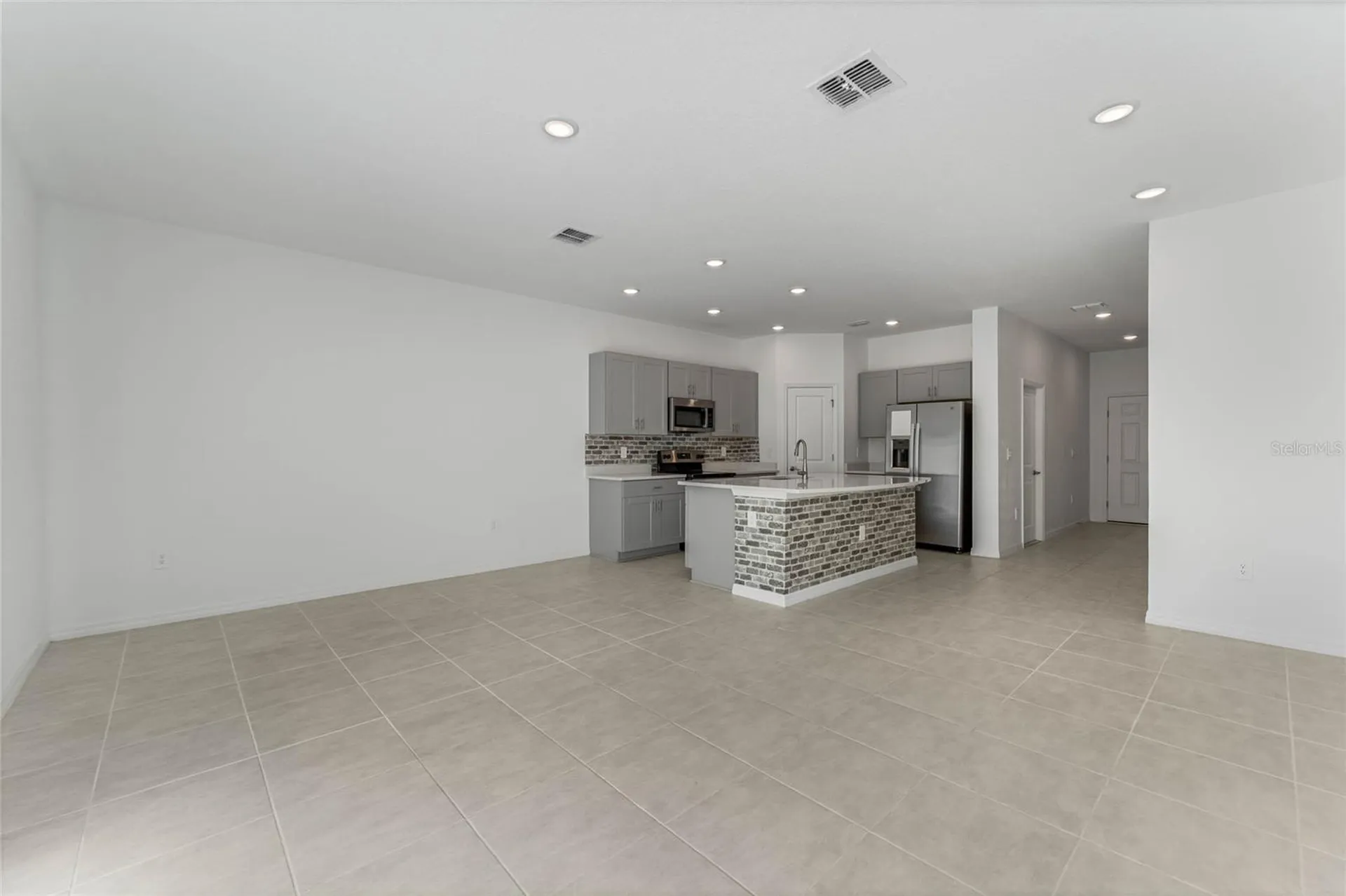 1281 Axel Graeson Avenue Kissimmee FL 34744