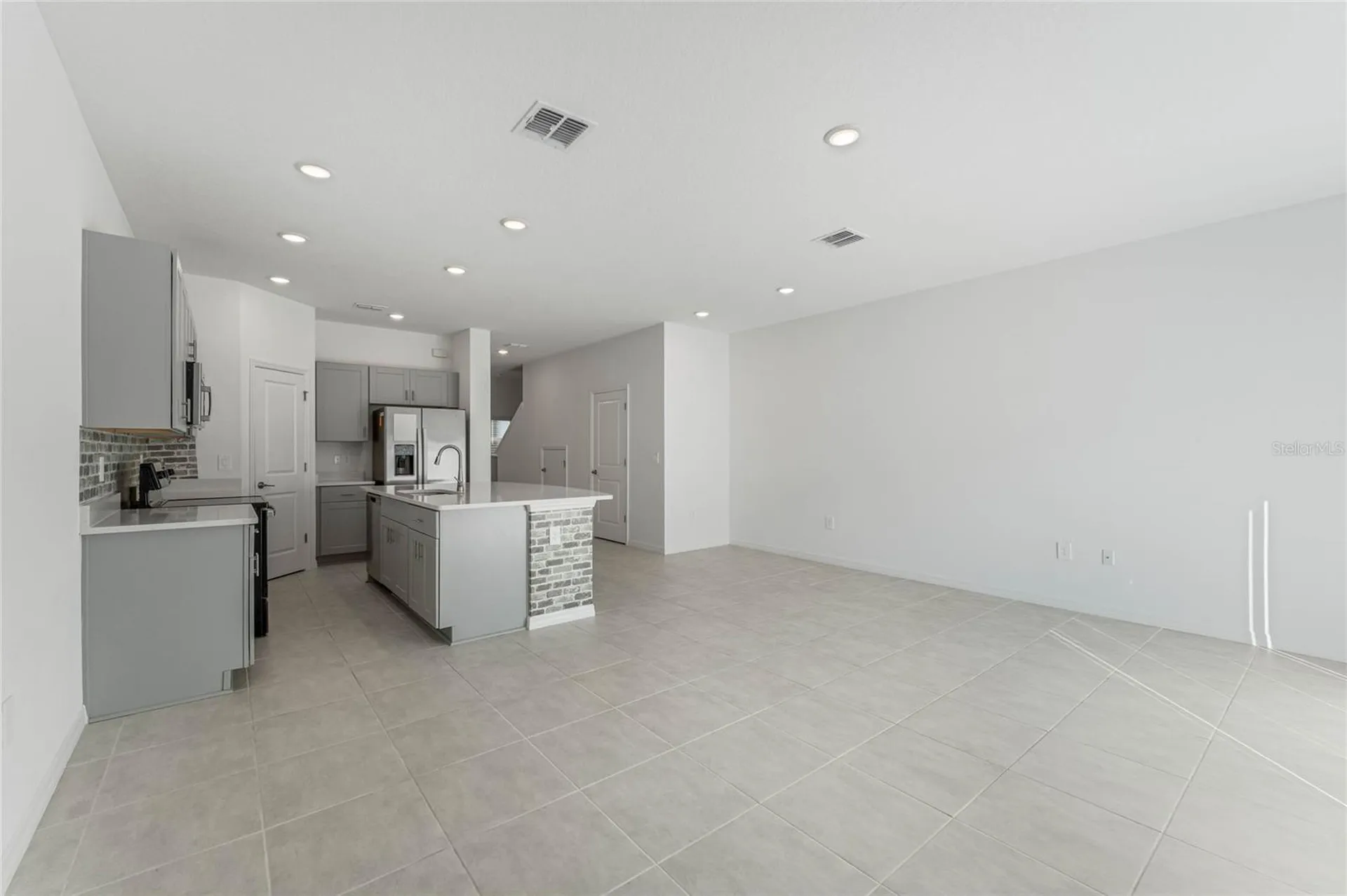 1281 Axel Graeson Avenue Kissimmee FL 34744