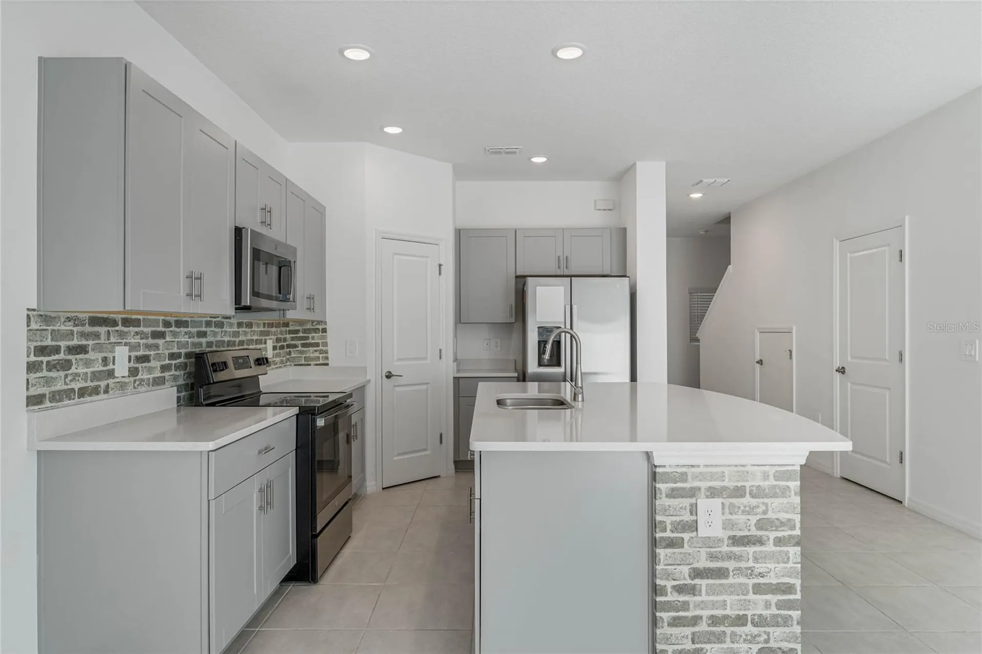1281 Axel Graeson Avenue Kissimmee FL 34744