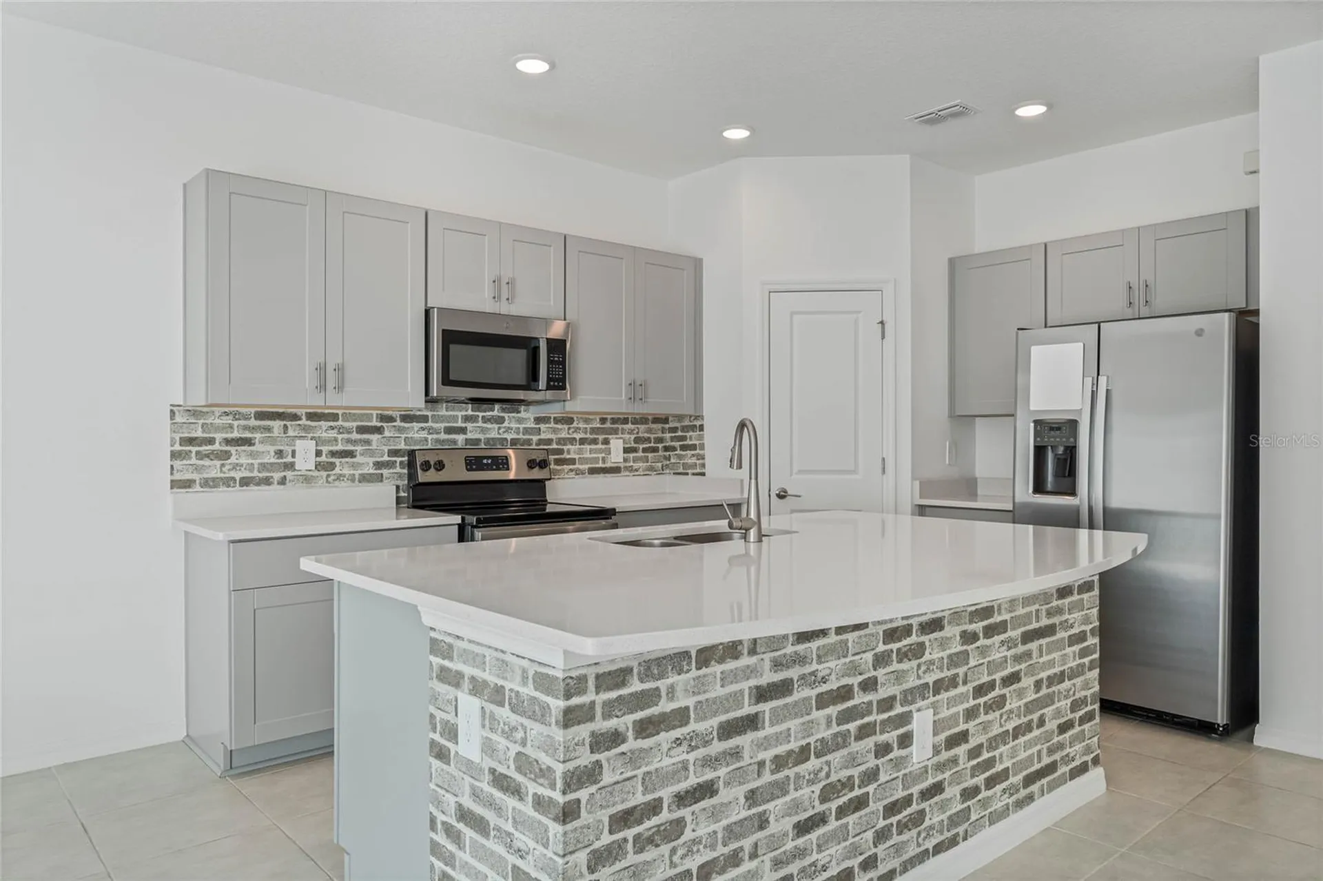 1281 Axel Graeson Avenue Kissimmee FL 34744