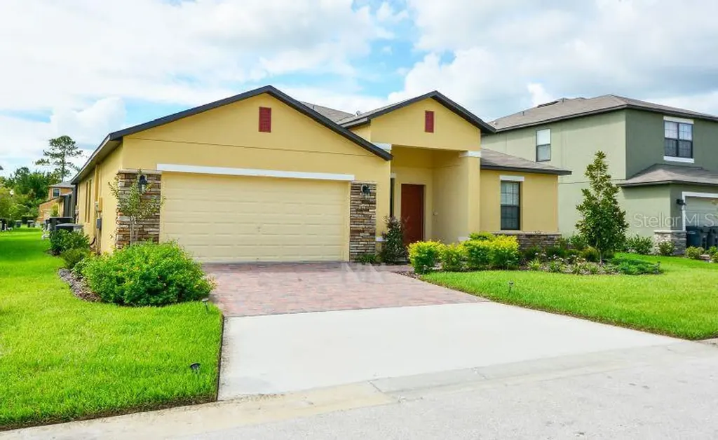 1014 Cypress Pointe Boulevard Davenport FL 33896