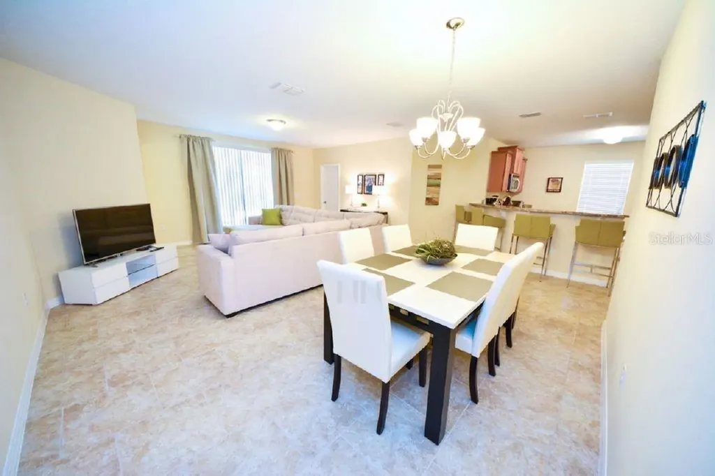1014 Cypress Pointe Boulevard Davenport FL 33896
