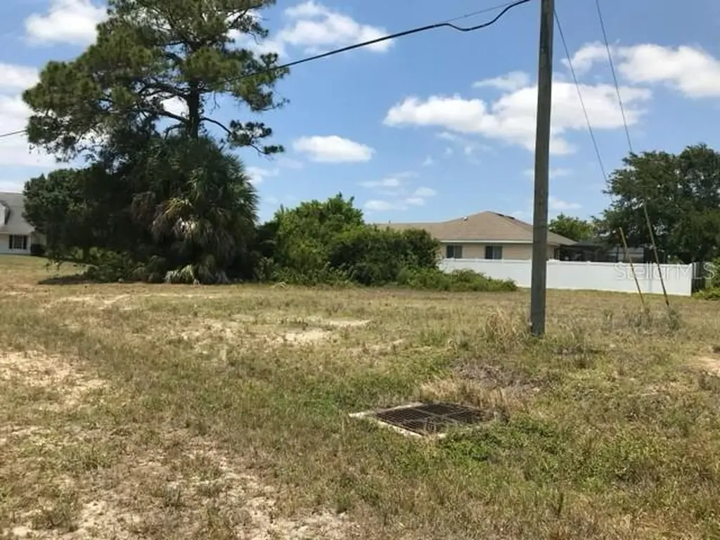 215 SW 9th Place Cape Coral FL 33991