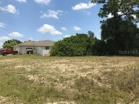 215 SW 9th Place Cape Coral FL 33991