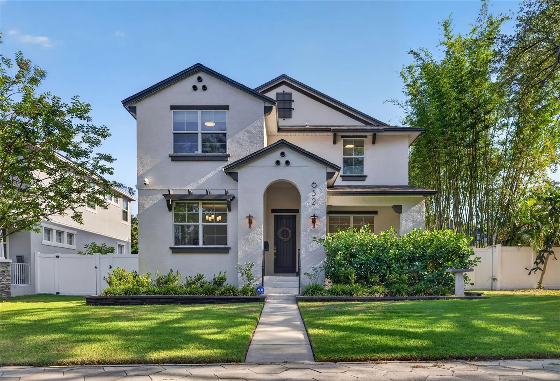 652 10th Avenue S St Petersburg FL 33701