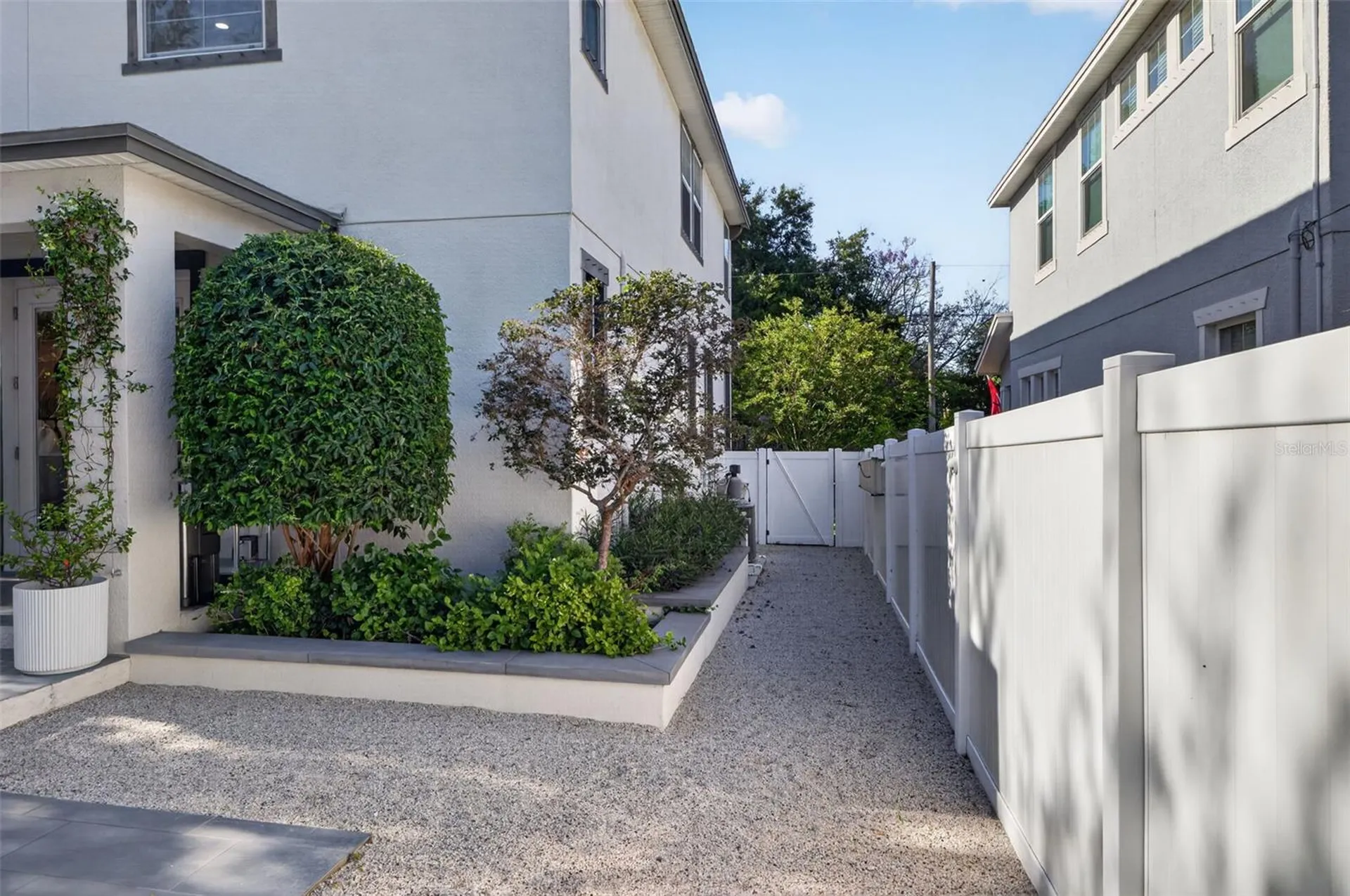 652 10th Avenue S St Petersburg FL 33701