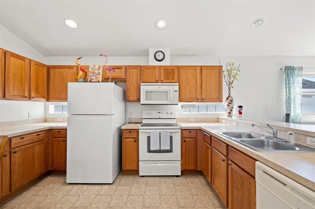 2752 Barclay Lane Kissimmee FL 34743