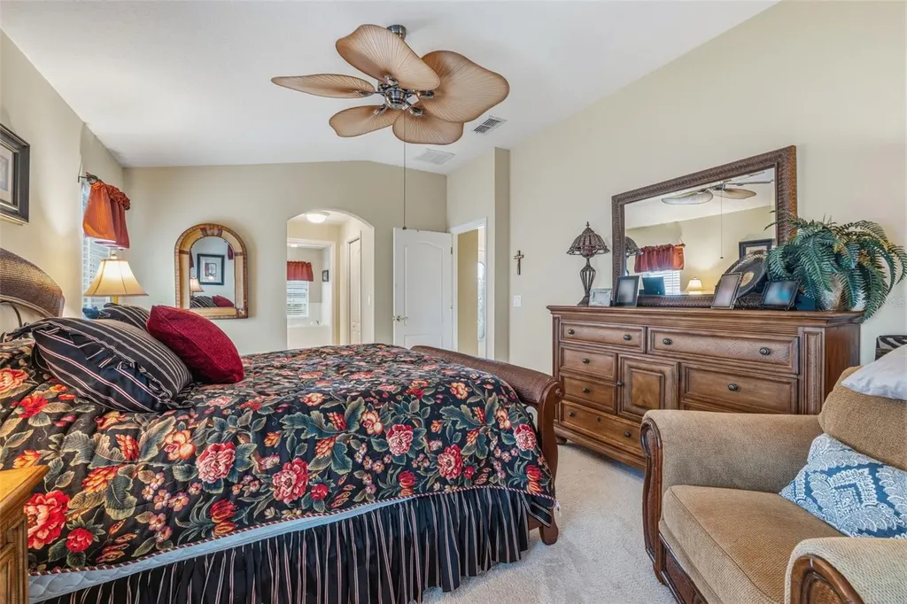 10334 Collar Drive San Antonio FL 33576