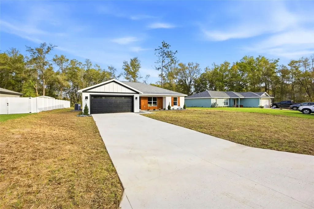 8282 N Pitcairn Way Citrus Springs FL 34434