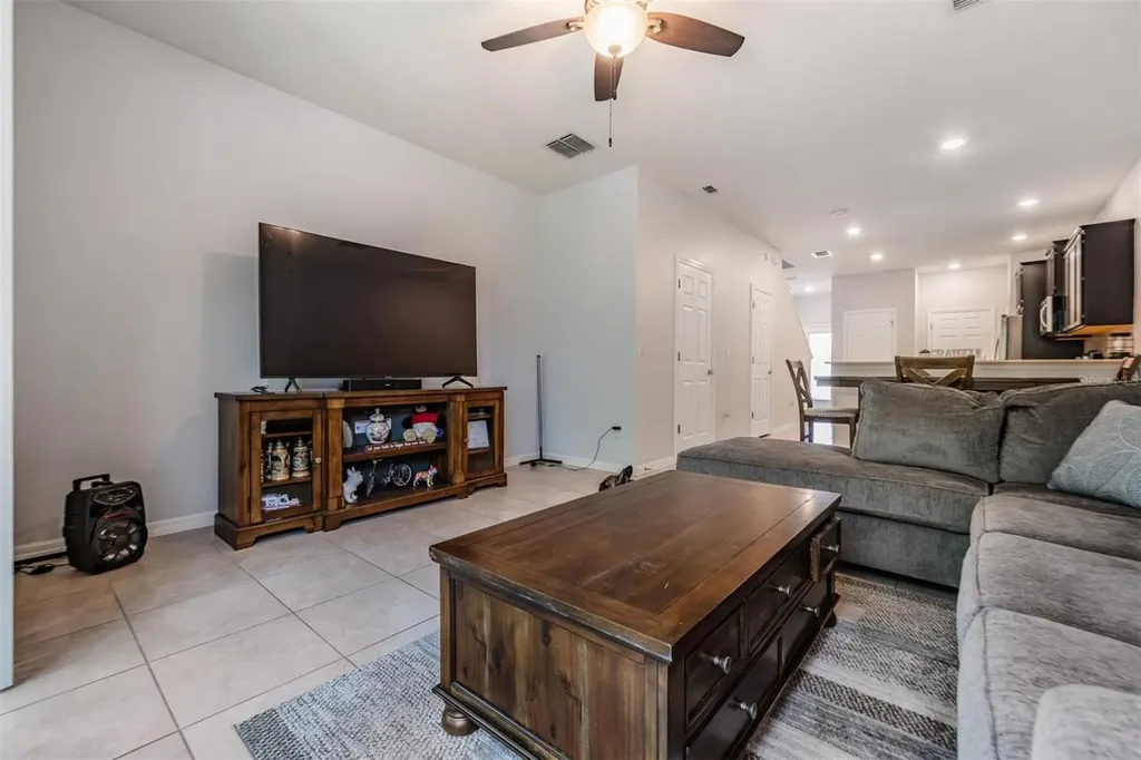 5192 Sylvester Loop Tampa FL 33610