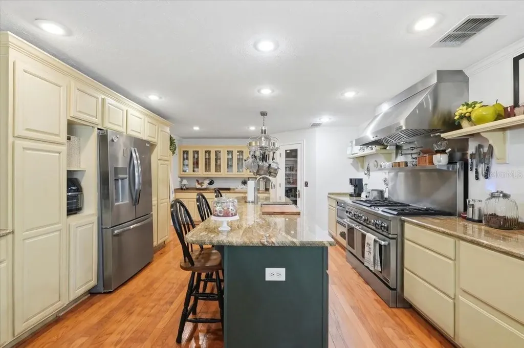 2910 Fritzke Road Dover FL 33527