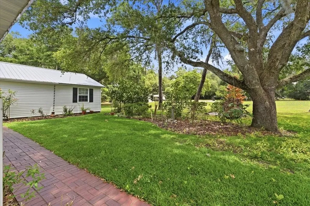 2910 Fritzke Road Dover FL 33527