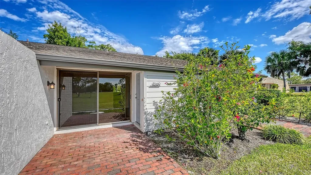 3569 Longmeadow Sarasota FL 34235