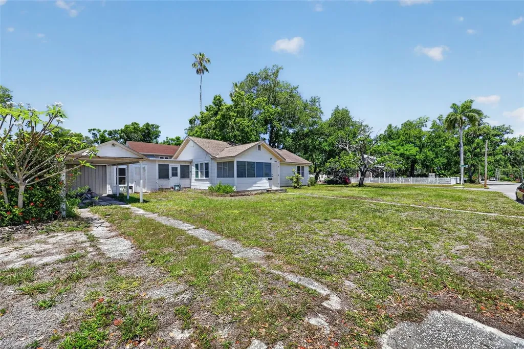 1302 22nd Street W Bradenton FL 34205