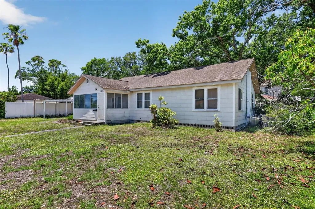 1302 22nd Street W Bradenton FL 34205