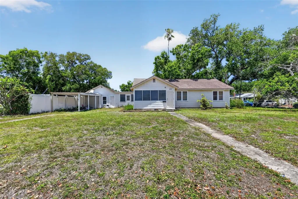 1302 22nd Street W Bradenton FL 34205