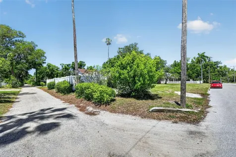 1302 22nd Street W Bradenton FL 34205