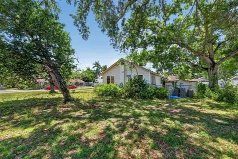 1302 22nd Street W Bradenton FL 34205