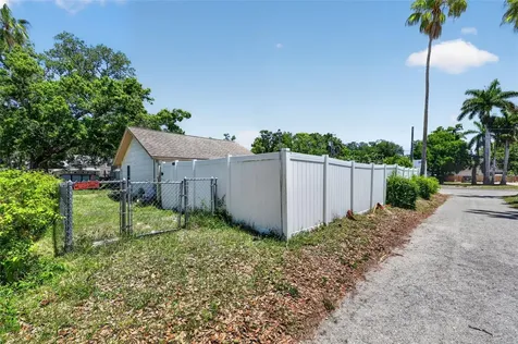1302 22nd Street W Bradenton FL 34205
