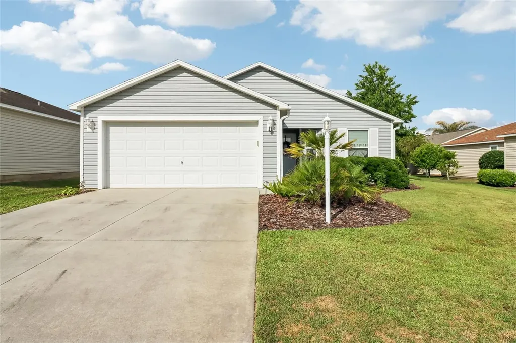2408 Carriage Hill Way The Villages FL 32162