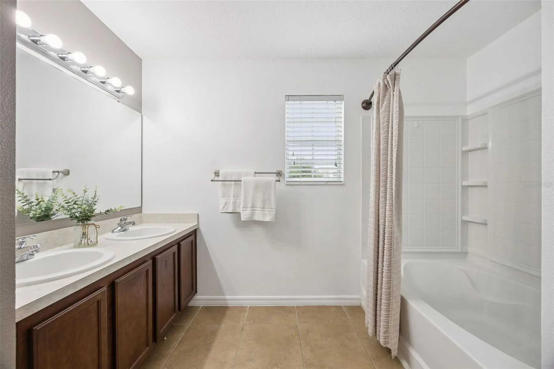 1732 Buckeye Falls Way Orlando FL 32824