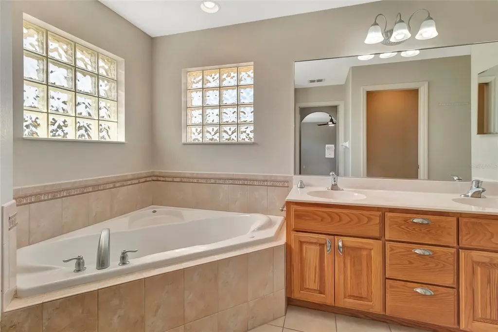 106 Fairway Circle Umatilla FL 32784