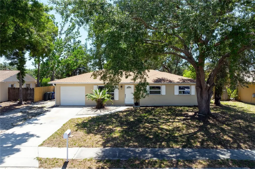 5446 Foxwood Drive Sarasota FL 34232