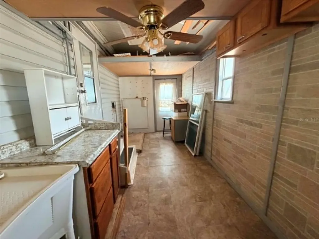 50989 Highway 27 Davenport FL 33897