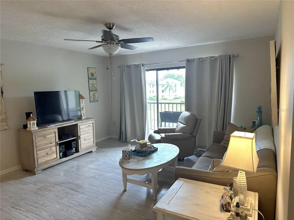 1871 Pine Ridge Way W Palm Harbor FL 34684