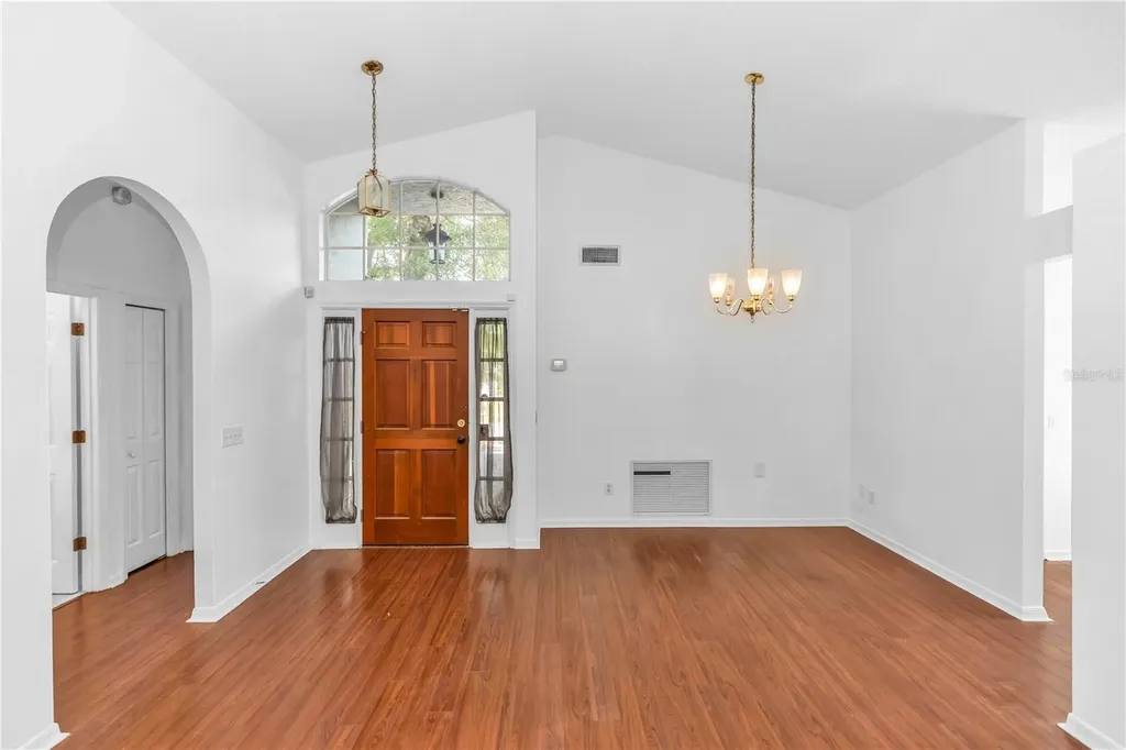 976 Royal Oaks Drive Apopka FL 32703