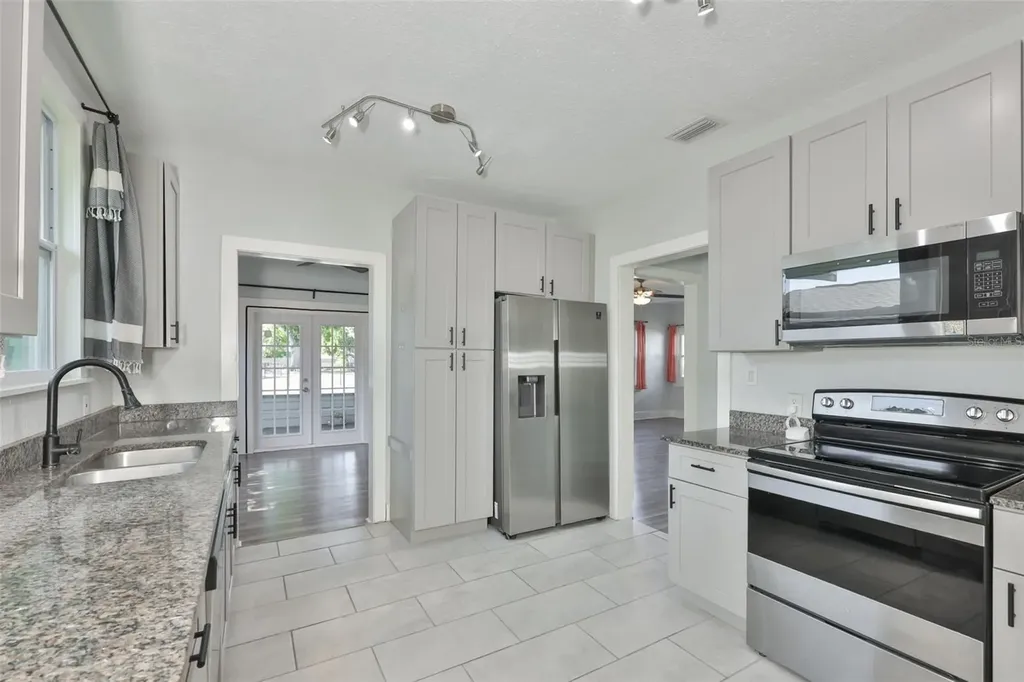 5211 4th Avenue S St Petersburg FL 33707