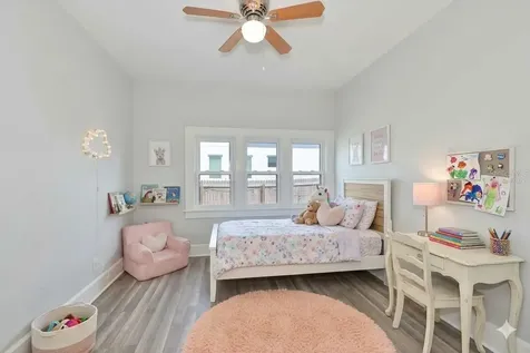 5211 4th Avenue S St Petersburg FL 33707
