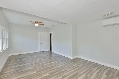 5211 4th Avenue S St Petersburg FL 33707