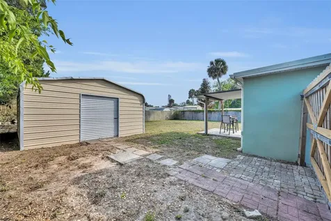 702 Eleanore Avenue New Smyrna Beach FL 32168