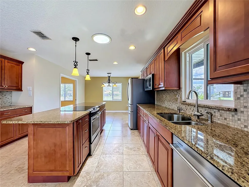 2007 Wedge Court Sun City Center FL 33573