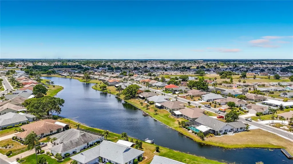 2007 Wedge Court Sun City Center FL 33573