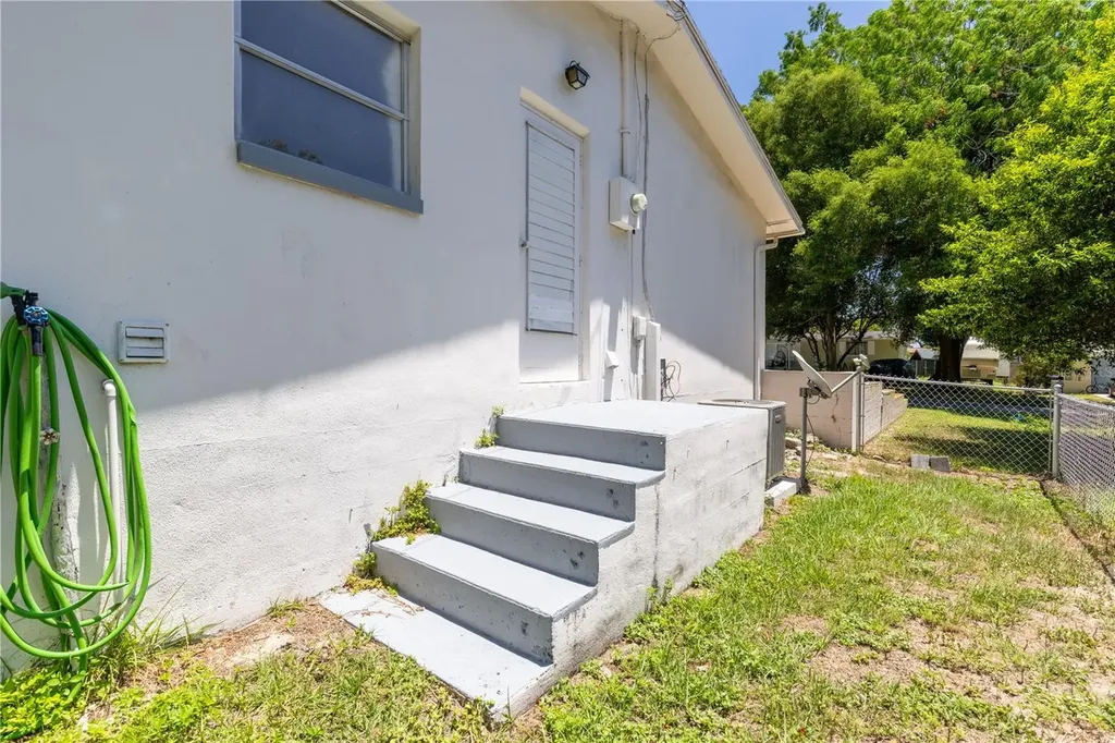 18 N Harrison Street Beverly Hills FL 34465