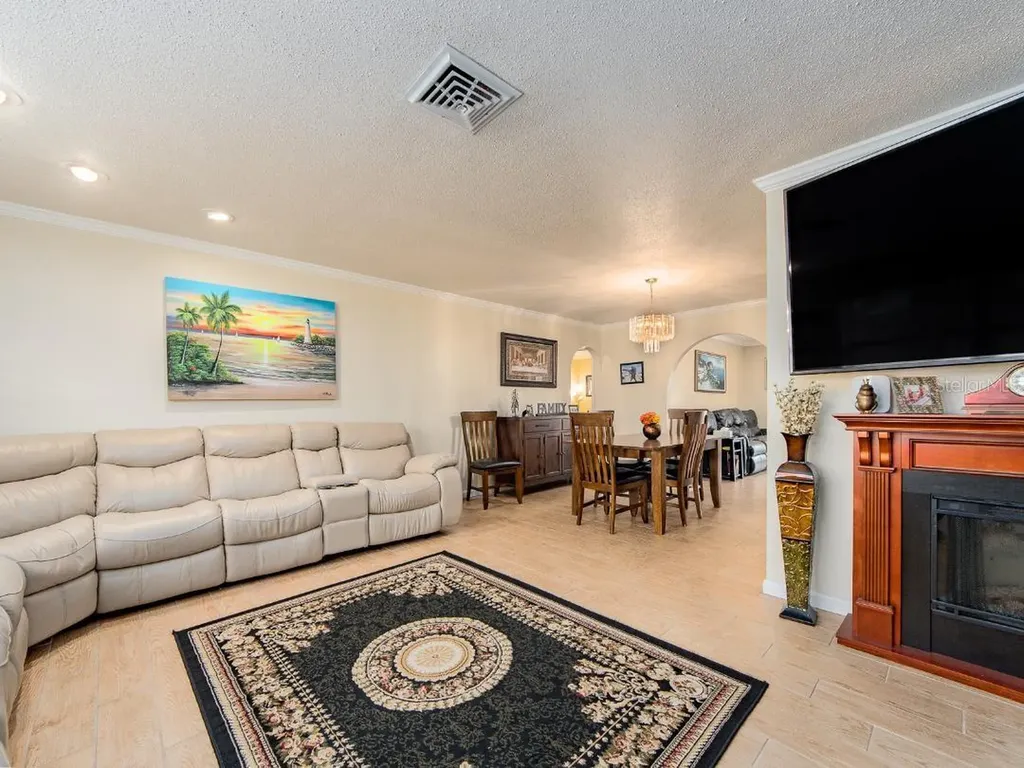 12435 Monarch Circle Seminole FL 33772