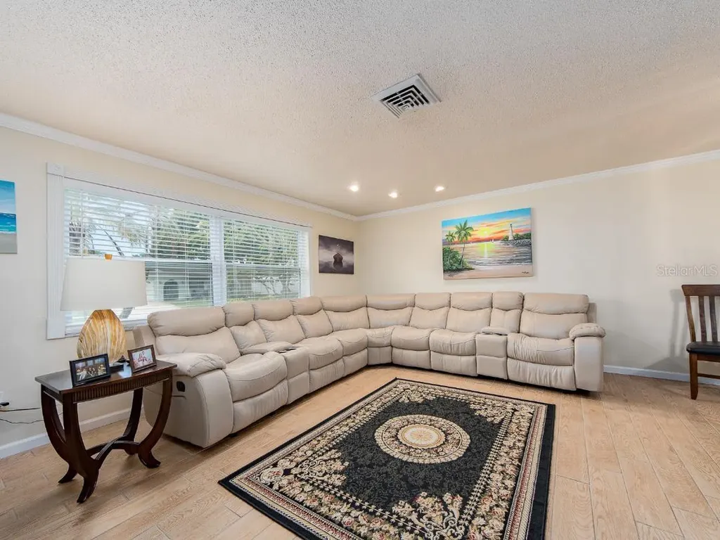 12435 Monarch Circle Seminole FL 33772
