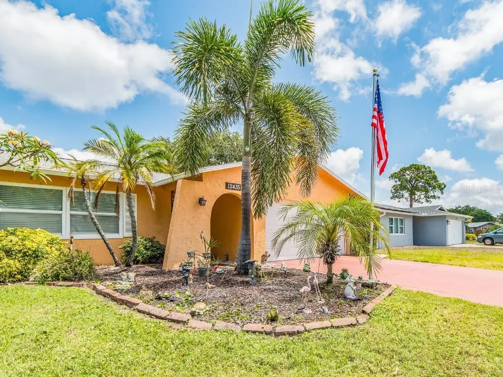 12435 Monarch Circle Seminole FL 33772