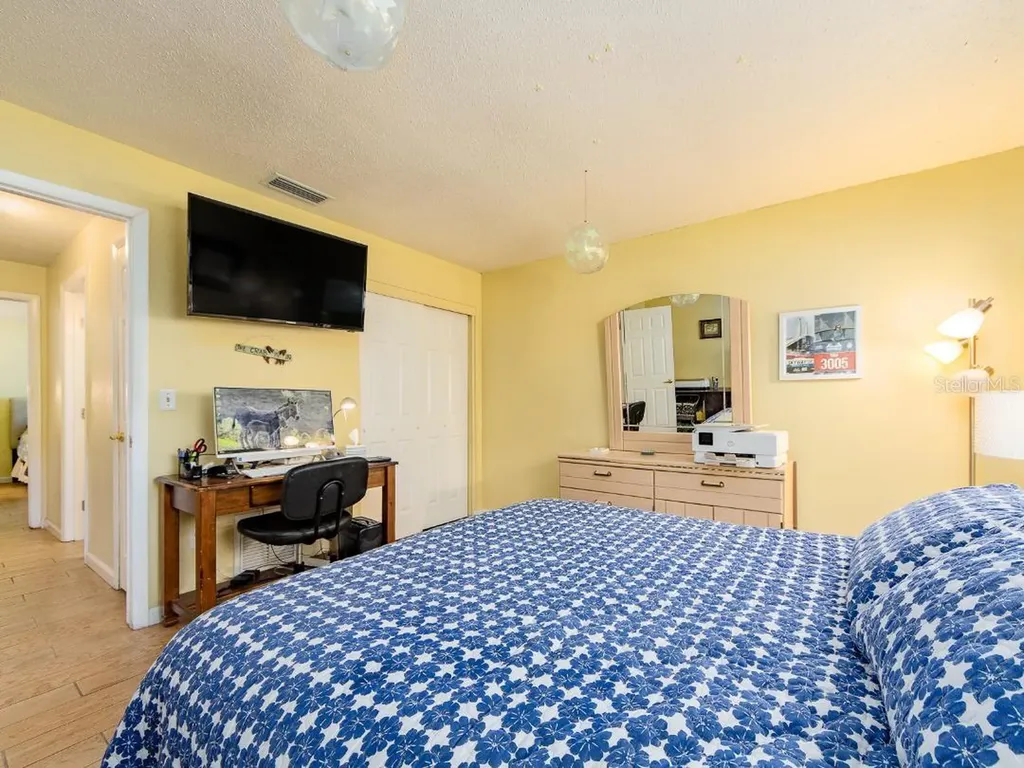 12435 Monarch Circle Seminole FL 33772