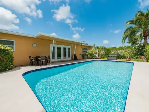 12435 Monarch Circle Seminole FL 33772