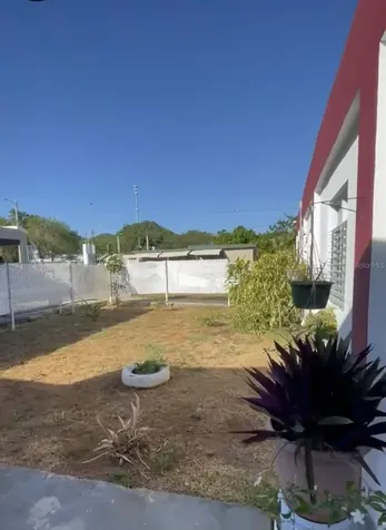 507 Vicenta Arroyo Manati PR 00674