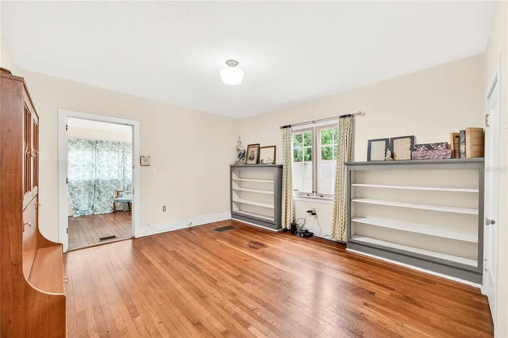 1216 Golden Lane Orlando FL 32804